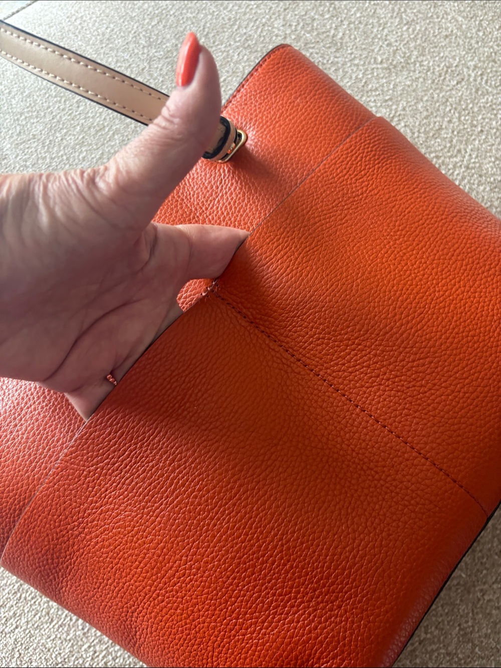 Michael Kors Orange Pebbled Leather shoulder bag with Cream Handles - Picture 6 of 11
